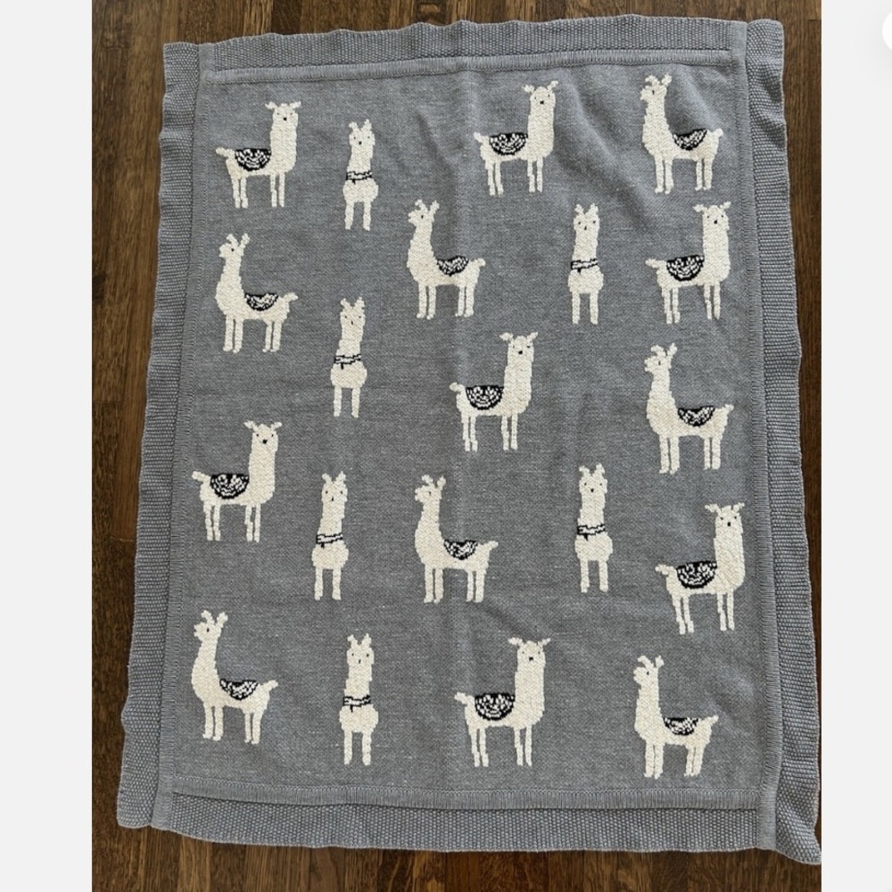 Cotton Knit Blanket with Llamas, gray 40”x 32”